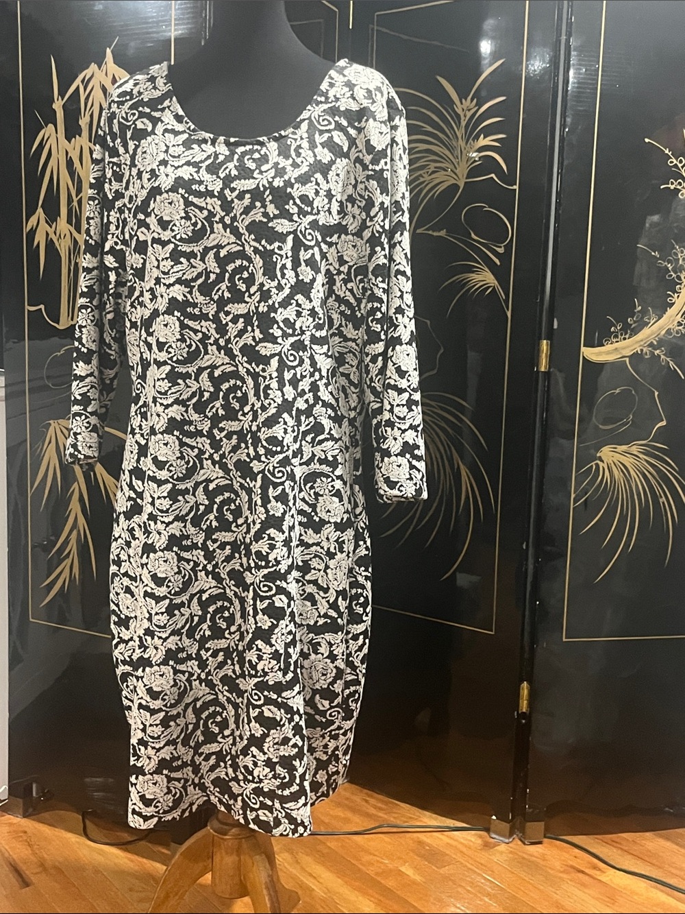 BB Dakota Black and White Floral Long Sleeve Shift Dress RE